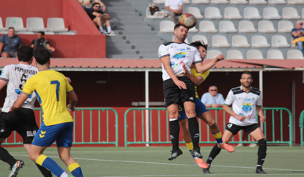 Triunfo de la UD Las Palmas C por 0-2 ante el CD Herbania en un partido clave fuera de casa