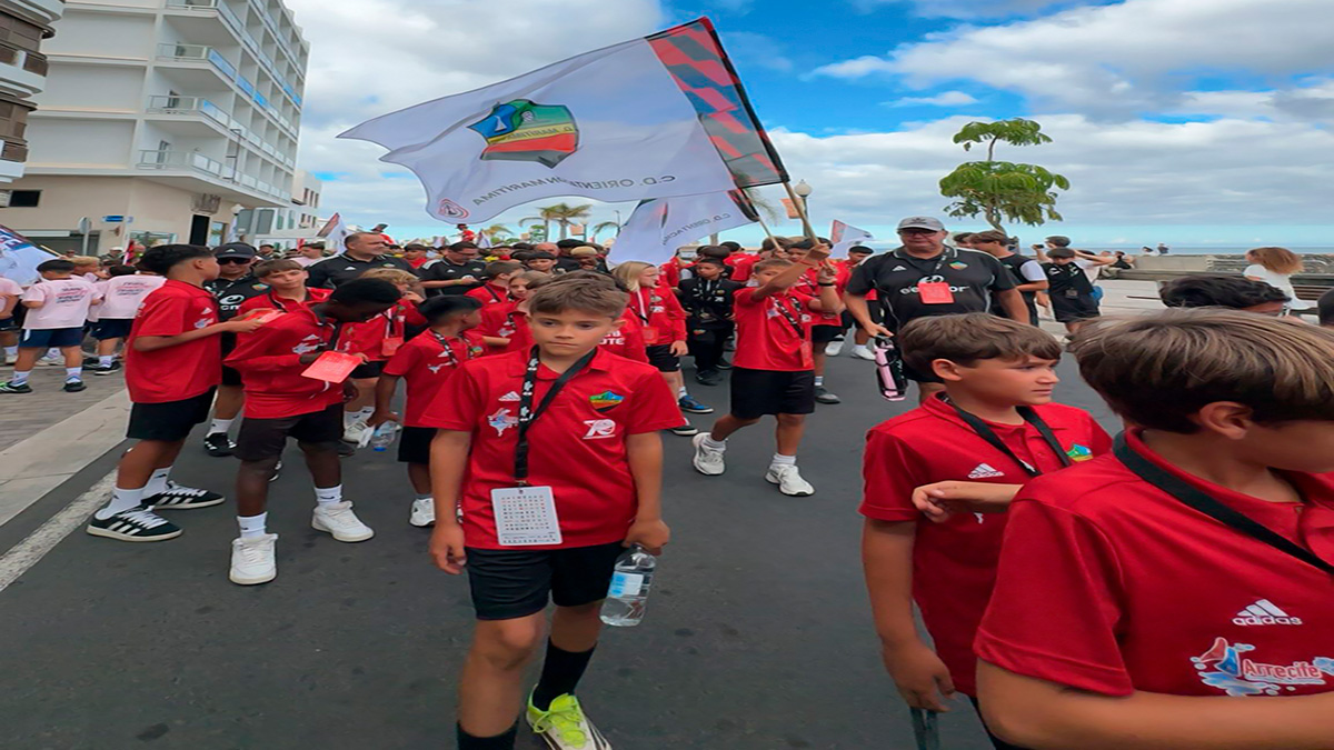 El desfile inaugural abre el telón de la Lanzarote International Cup