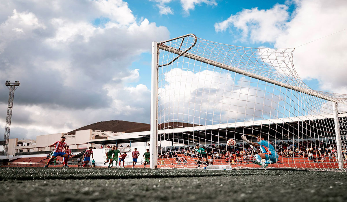 El San Bartolomé roza la remontada ante el Tenerife C tras fallar dos penaltis